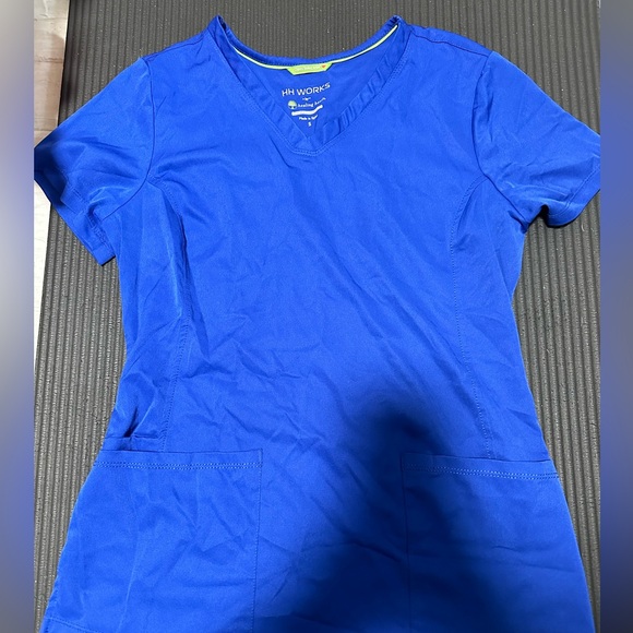 4 blue scrub tops - Picture 4 of 4